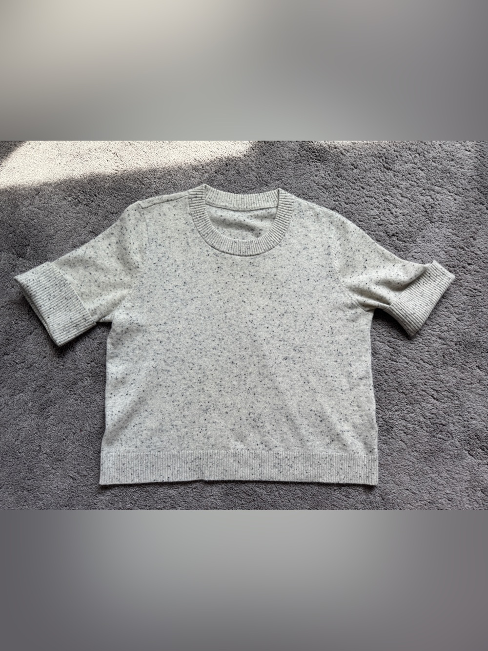 Club Monaco Size L 100% Cashmere Short Sleeve Crewneck Sweater